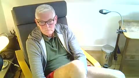 justasocialwanker online show from March 24, 11:26 am