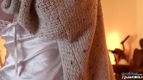 Snapshot of justbecauseiloveit chatting on October 9, 6:11 am Billie B William online show from October 9, 6:11 am