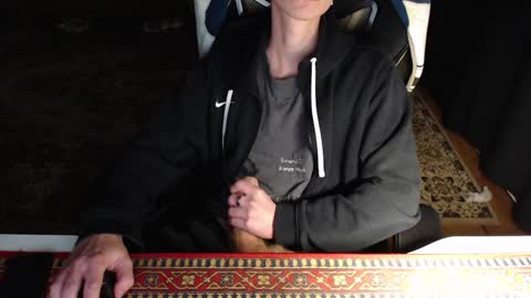 justchillinxo online show from December 5, 2:00 pm