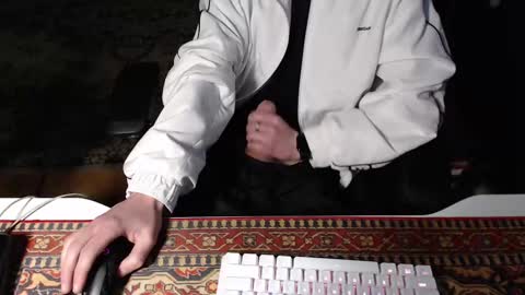 justchillinxo online show from March 7, 8:00 pm