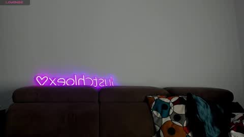 Snapshot of justchloex chatting on October 31, 7:09 am Chloe online show from October 31, 7:09 am