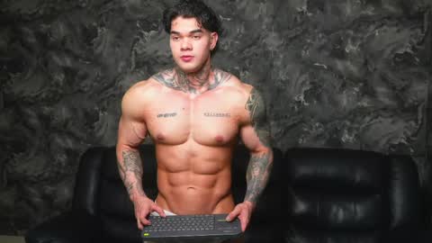 Snapshot of justin_clark1 chatting on April 26, 1:36 am justin clark1 online show from April 26, 1:36 am