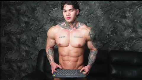 Snapshot of justin_clark1 chatting on May 10, 4:28 am justin clark1 online show from May 10, 4:28 am