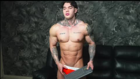 Snapshot of justin_clark1 chatting on May 14, 3:57 am justin clark1 online show from May 14, 3:57 am