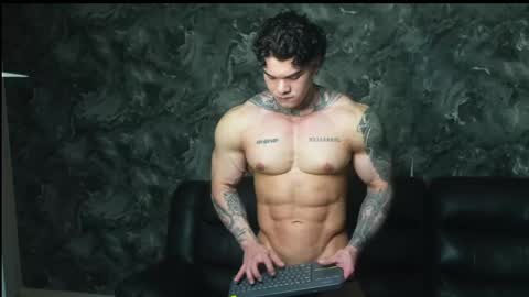 Snapshot of justin_clark1 chatting on May 16, 2:52 am justin clark1 online show from May 16, 2:52 am