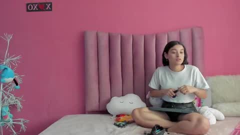 Snapshot of justin_jazmin chatting on January 24, 7:18 pm JUSTIN Y JAZMIN online show from January 24, 7:18 pm