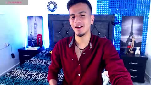 Snapshot of justin_melendez chatting on December 22, 1:01 am JUSTIN online show from December 22, 1:01 am