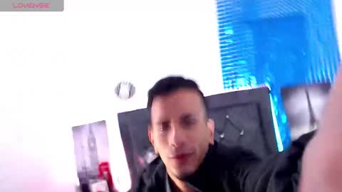 Snapshot of justin_melendez chatting on December 24, 8:22 am JUSTIN online show from December 24, 8:22 am