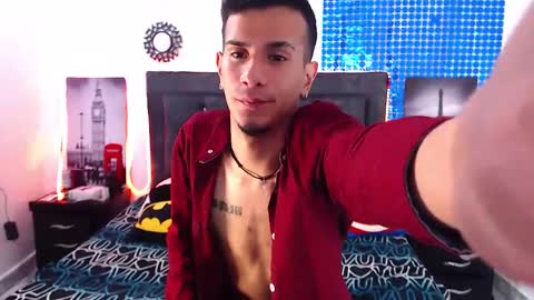 Snapshot of justin_melendez chatting on December 29, 8:15 pm JUSTIN online show from December 29, 8:15 pm