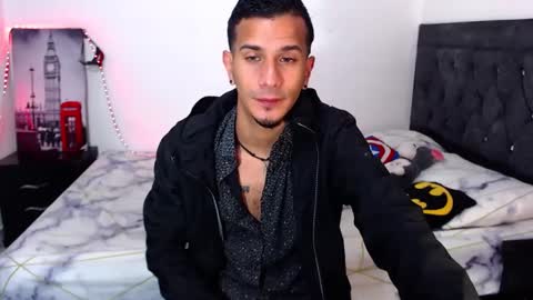 Snapshot of justin_melendez chatting on September 19, 1:40 am JUSTIN online show from September 19, 1:40 am