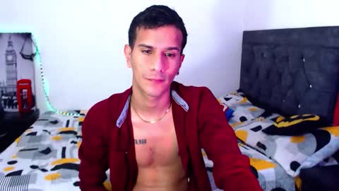 Snapshot of justin_melendez chatting on October 6, 8:23 am JUSTIN online show from October 6, 8:23 am