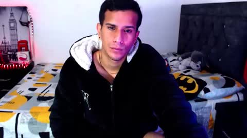 Snapshot of justin_melendez chatting on October 10, 8:24 am JUSTIN online show from October 10, 8:24 am