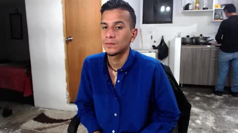 Snapshot of justin_melendez chatting on October 25, 1:46 am JUSTIN online show from October 25, 1:46 am