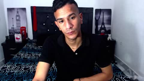 Snapshot of justin_melendez chatting on November 15, 10:04 pm JUSTIN online show from November 15, 10:04 pm