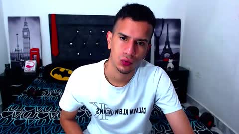 Snapshot of justin_melendez chatting on November 22, 11:37 pm JUSTIN online show from November 22, 11:37 pm