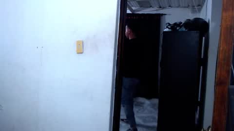 Snapshot of justin_melendez chatting on November 28, 4:15 am JUSTIN online show from November 28, 4:15 am