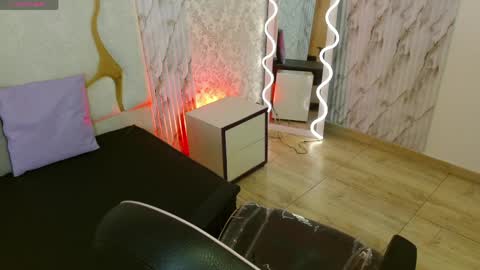  justin  online show from April 8, 12:05 pm