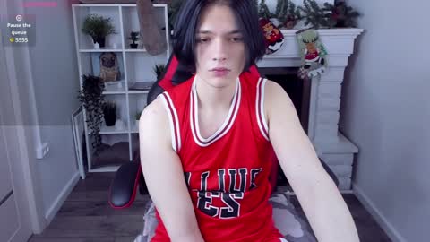 Snapshot of justin_twinkboy chatting on December 23, 11:39 pm JUSTIN online show from December 23, 11:39 pm