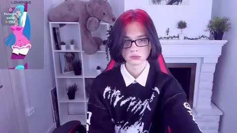Snapshot of justin_twinkboy chatting on March 8, 8:35 pm JUSTIN online show from March 8, 8:35 pm