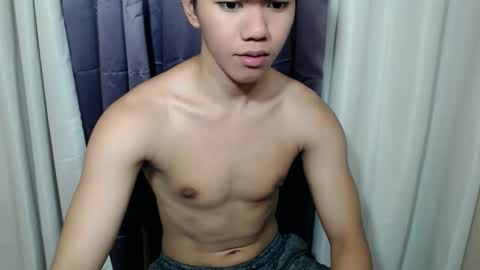 Snapshot of justin_urcuttieguy chatting on February 14, 8:55 am justin_urcuttieguy online show from February 14, 8:55 am