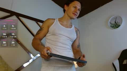 Snapshot of justin_valverde chatting on January 8, 2:47 am Justin online show from January 8, 2:47 am