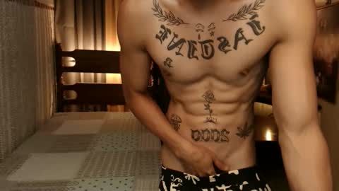 justine_hunk online show from December 2, 4:09 am