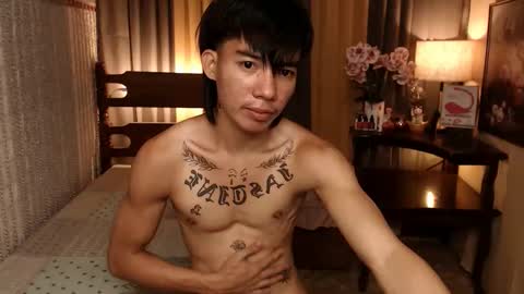 justine_hunk online show from January 3, 1:05 am