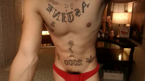 justine_hunk online show from September 28, 1:16 pm