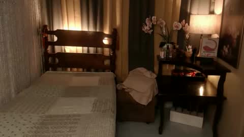 justine_hunk online show from March 1, 4:42 pm