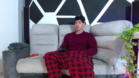 justinfuller_31 online show from November 15, 3:52 pm