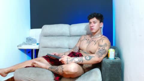 justinfuller_31 online show from April 10, 7:13 am