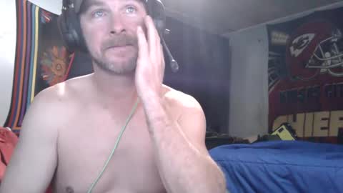 Snapshot of justinwam chatting on January 3, 6:55 am new here lets have fun online show from January 3, 6:55 am