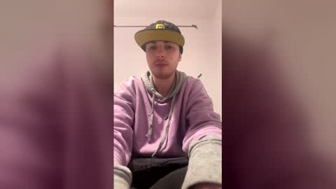 Snapshot of justjayxo chatting on May 20, 12:17 am justjayxo online show from May 20, 12:17 am