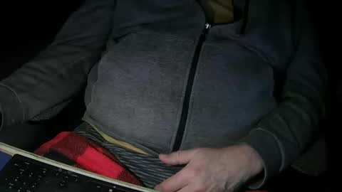 Snapshot of justme39057 chatting on February 10, 4:33 pm Justme39057 online show from February 10, 4:33 pm