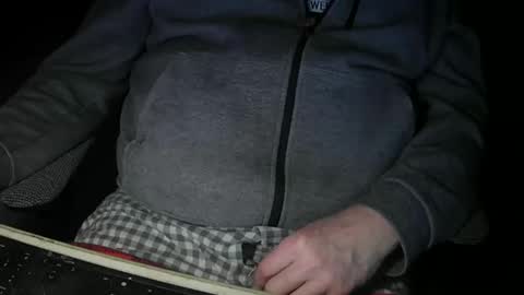 Snapshot of justme39057 chatting on February 14, 5:43 pm Justme39057 online show from February 14, 5:43 pm