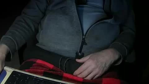 Snapshot of justme39057 chatting on February 17, 4:35 pm Justme39057 online show from February 17, 4:35 pm