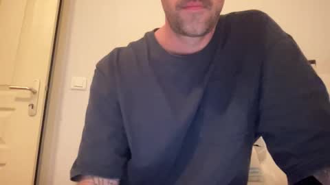 justmeandyou00 online show from December 17, 5:08 pm