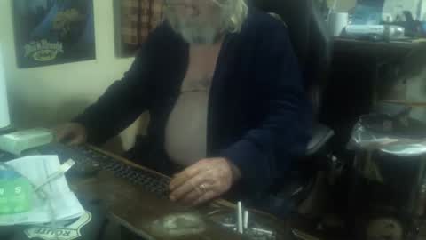 justmeohio online show from October 27, 2:48 am