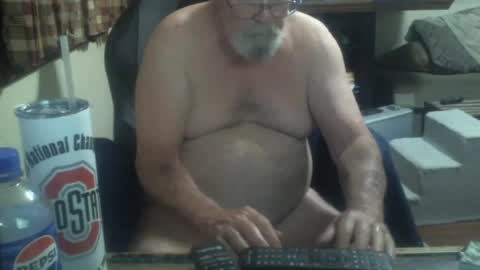 Snapshot of justmeohio chatting on June 7, 2:05 am justmeohio online show from June 7, 2:05 am