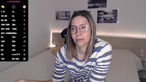 Julie online show from October 25, 4:20 am