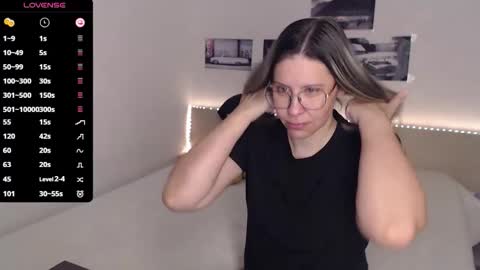 Julie online show from November 21, 5:06 am