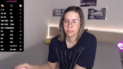 Julie online show from February 20, 5:04 am