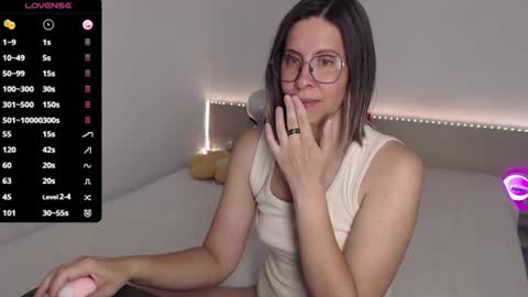 Julie online show from July 19, 3:54 am
