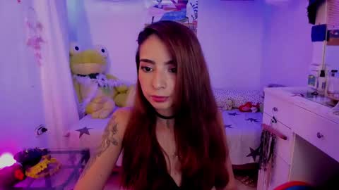 Snapshot of justmia_ chatting on February 6, 6:18 am Mia online show from February 6, 6:18 am