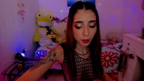 Snapshot of justmia_ chatting on February 25, 11:44 pm Mia online show from February 25, 11:44 pm