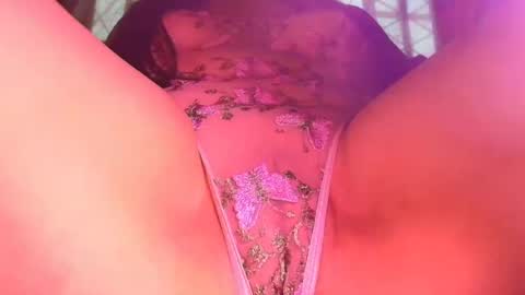 Snapshot of justneighborxxx chatting on August 2, 4:38 pm Katt your neighborg online show from August 2, 4:38 pm