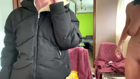 Snapshot of justonetime333 chatting on February 23, 6:39 am Ana online show from February 23, 6:39 am