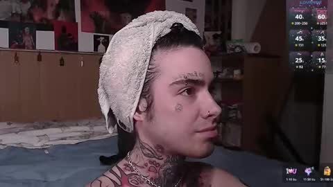 Snapshot of juuzou_kit chatting on March 3, 3:40 pm Juuzou hehim u can call me Juz online show from March 3, 3:40 pm