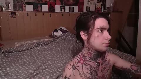 Snapshot of juuzou_kit chatting on March 29, 2:39 pm Juuzou hehim u can call me Juz online show from March 29, 2:39 pm