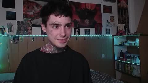 Snapshot of juuzou_kit chatting on April 1, 4:37 pm Juuzou hehim u can call me Juz online show from April 1, 4:37 pm